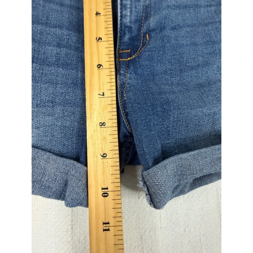 Celebrity Pink Blue Denim Rolled Cuff Shorts Size 5/27 CJ30803A86 Mid Rise